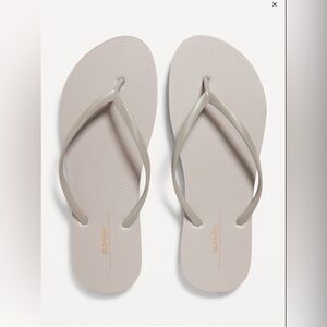 NWT Old Navy Flip Flops - Size 7 - Tan